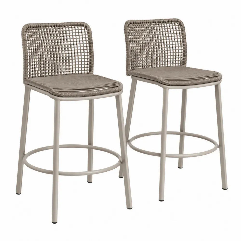 2er Set Barhocker mit Rückenlehne und Fußstütze aus PE-Rattan und pulverbeschichtetem Stahl taupe beige je 52 x 54 x 102 cm